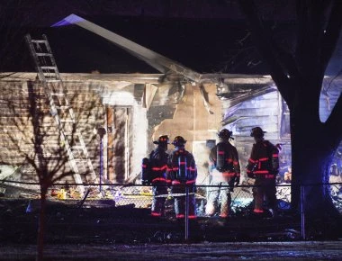 ΗΠΑ: Συντριβή αεροπλάνου ανάμεσα σε σπίτια - Ένας νεκρός (φωτο - βίντεο)